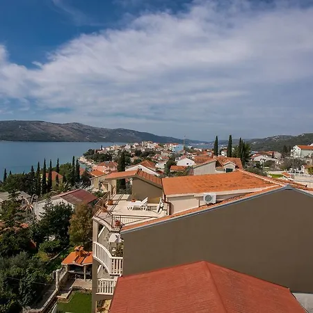 Viktorija Appartement *