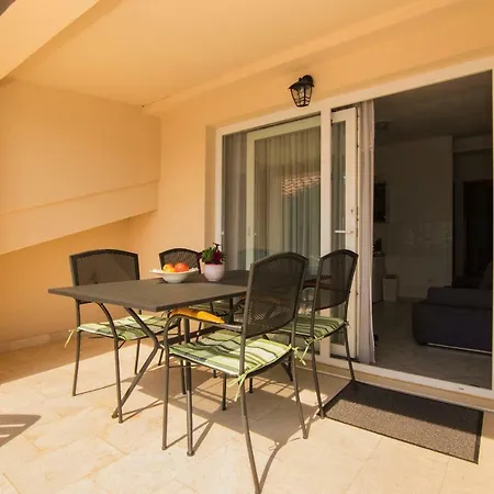 Viktorija Appartement *