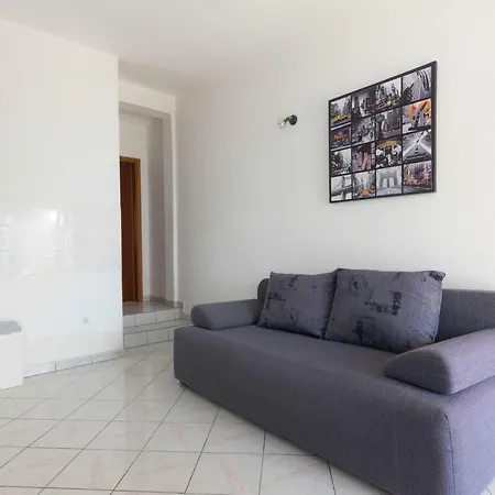 Viktorija Appartement *